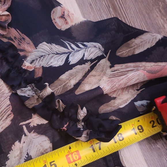 Beautiful Top - Picture 4 of 16